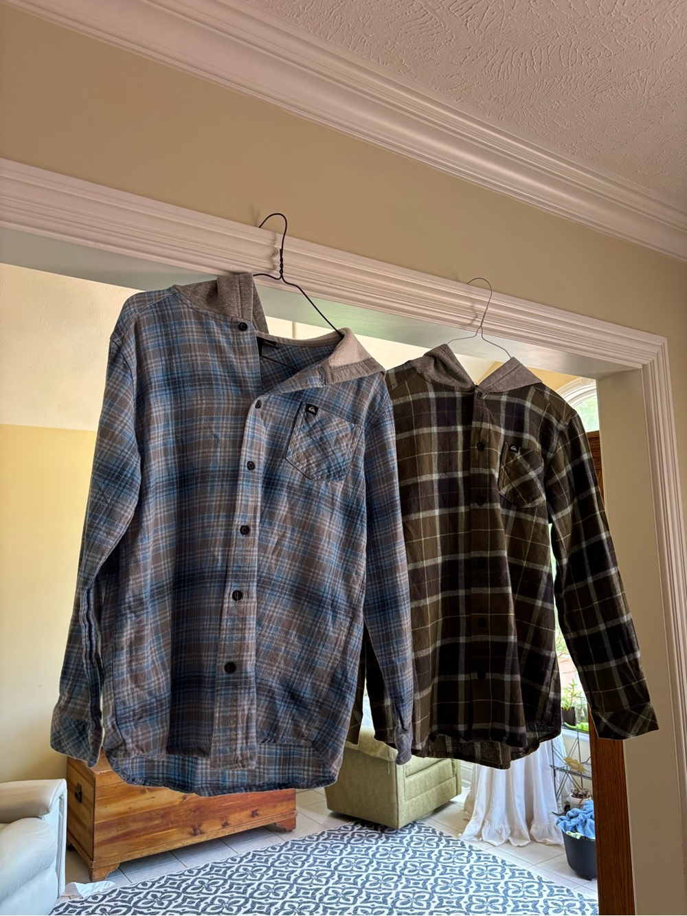 Quiksilver Blue Plaid Button-Down Shirt with Hood large 14-16